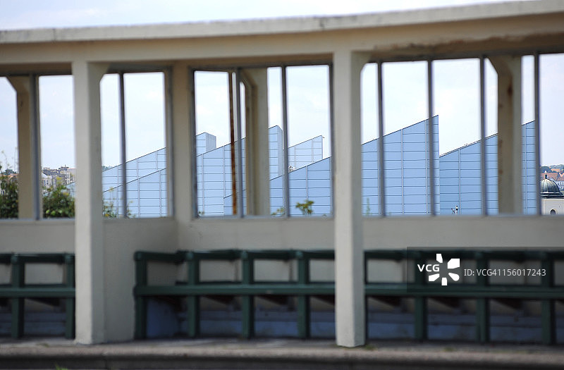 公交候车亭和特纳当代美术馆图片素材