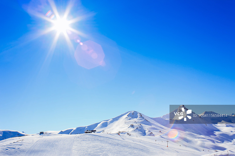 意大利阿尔卑斯山的阳光图片素材