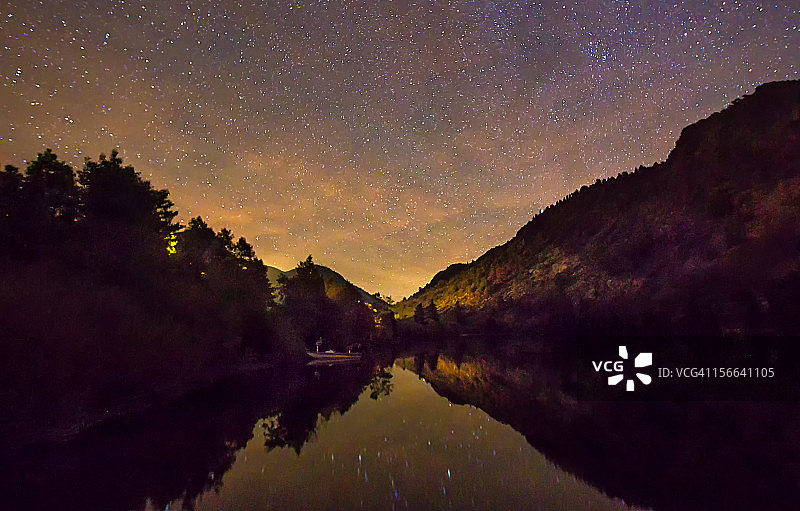 银湖上的星星图片素材