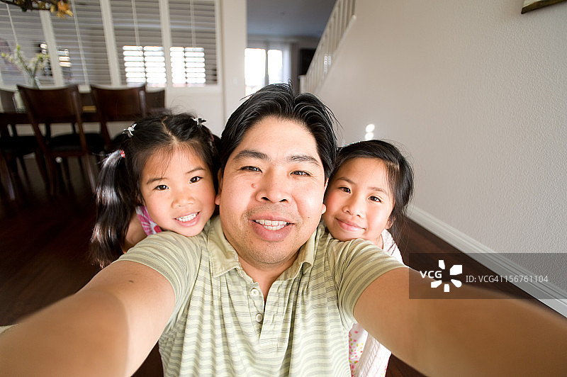 爸爸的小女孩们图片素材