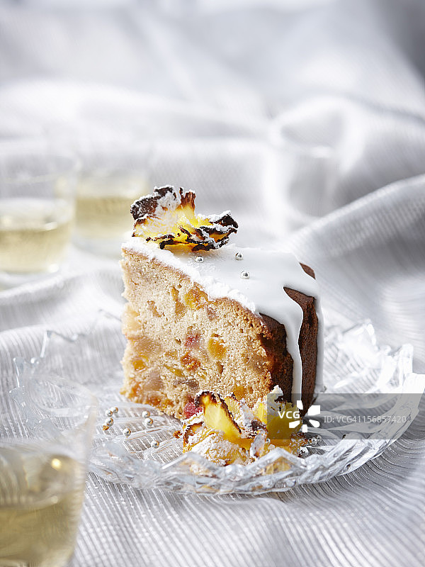 蜜汁菠萝蛋糕切片图片素材