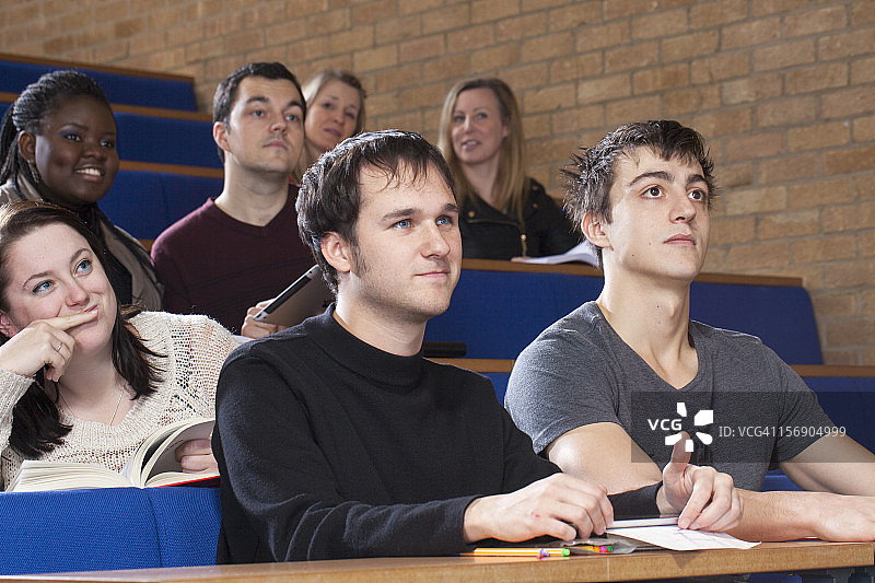 讲座剧院里的大学生图片素材