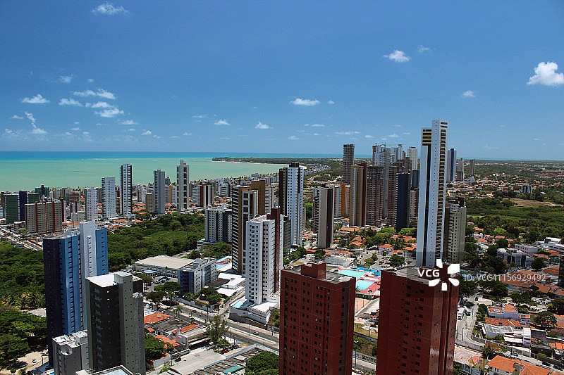 背景中的卡布布兰科海滩图片素材