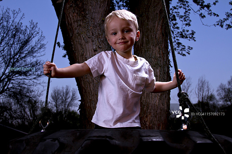 轮胎秋千图片素材