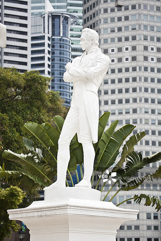 新加坡莱佛士爵士雕像图片素材