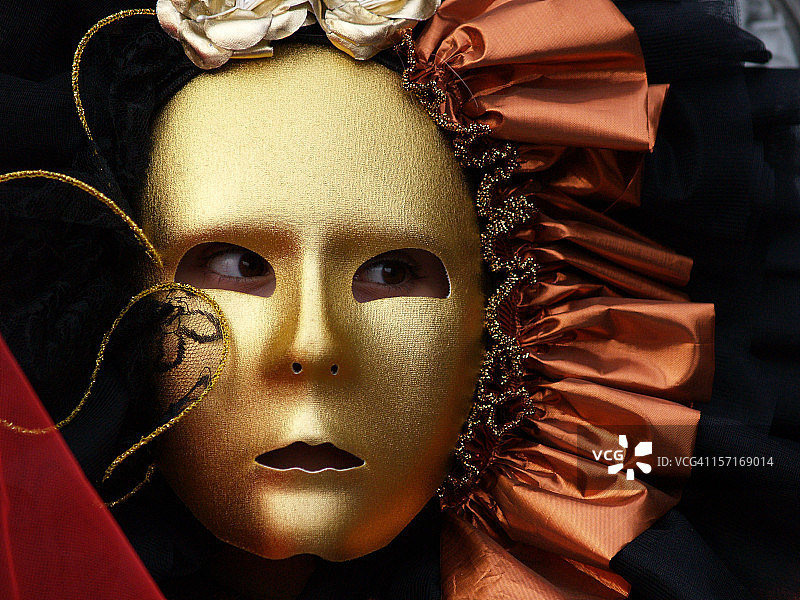 威尼斯狂欢节：金色与青铜图片素材