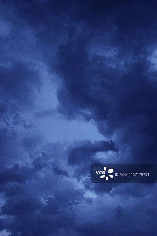 龙卷风预警图片素材