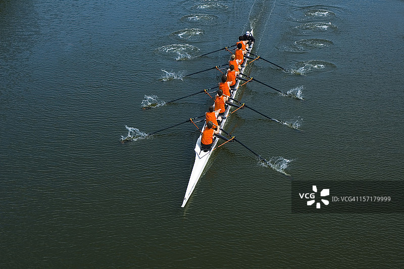 八人划船队-团队合作图片素材