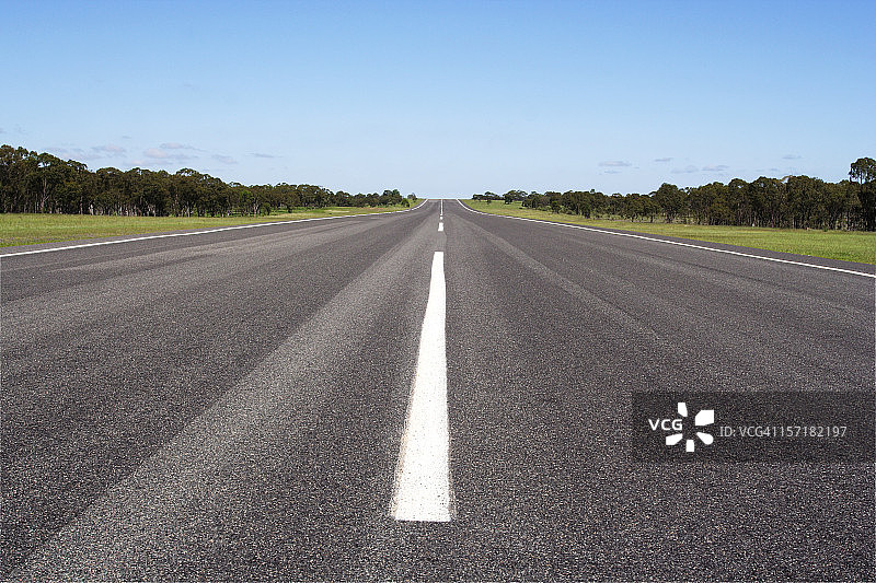 开放的道路与地平线图片素材