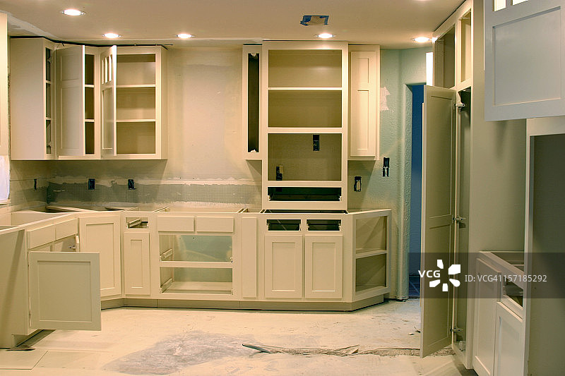 厨房装修进行中图片素材