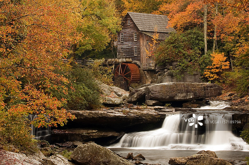 磨坊的秋色图片素材