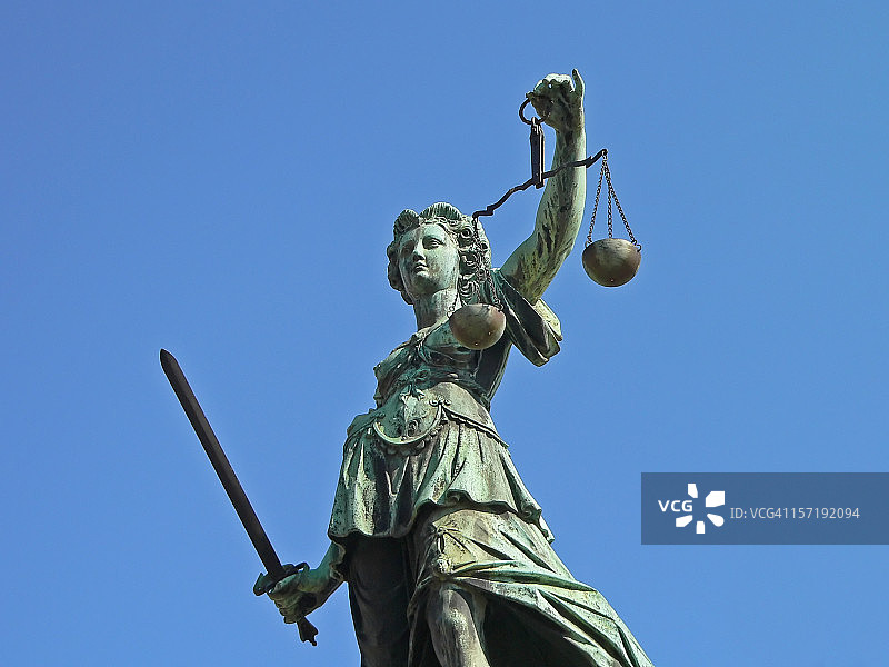 持剑的正义女神图片素材