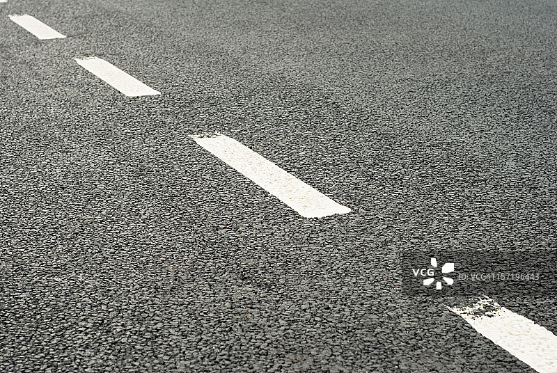 道路标线：分隔线图片素材