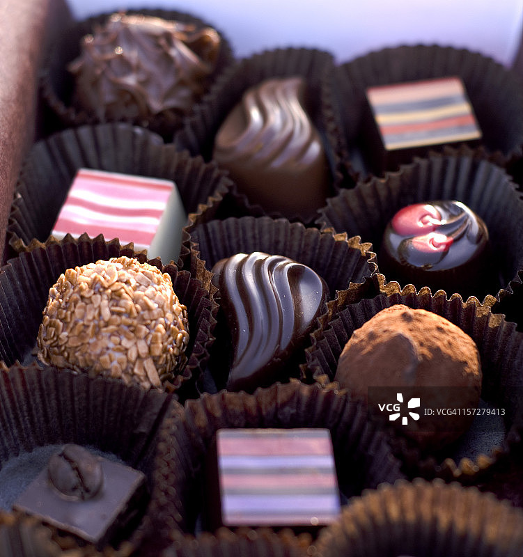 各种松露巧克力礼盒特写图片素材