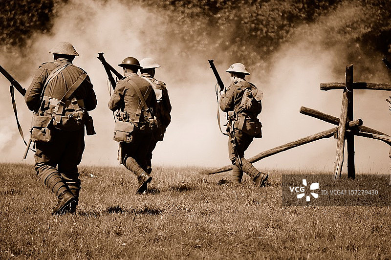 向地狱前进图片素材