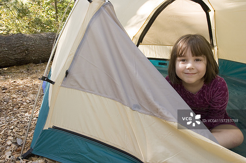 露营女孩图片素材