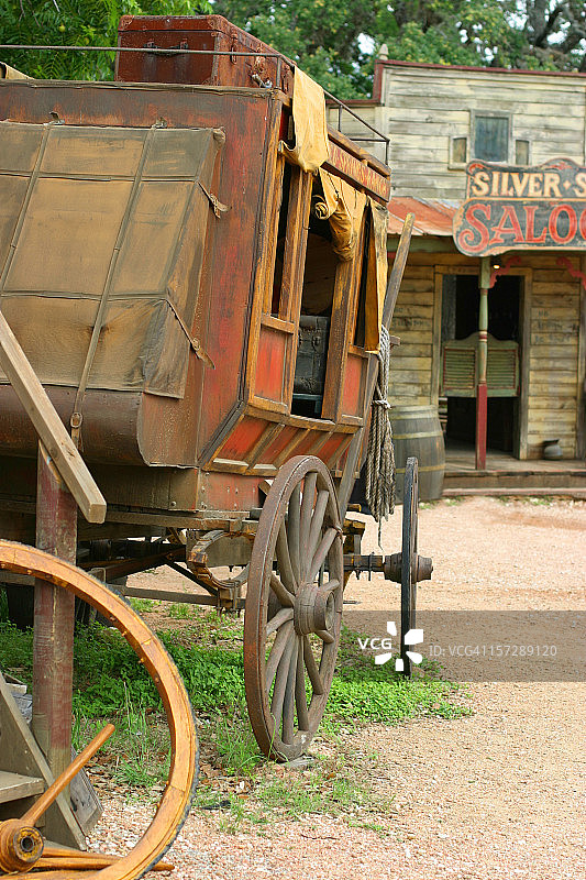 在酒吧的驿站马车图片素材