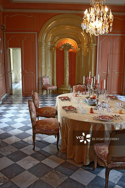 晚餐餐桌摆设图片素材