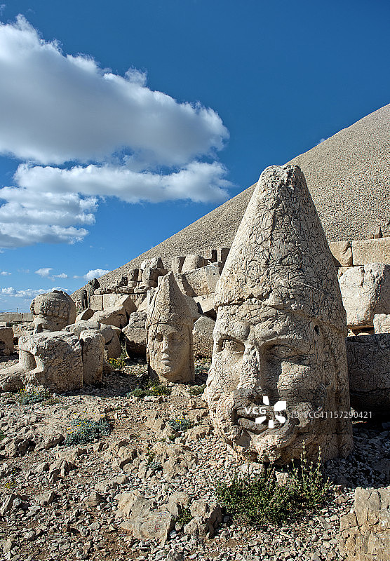 内姆鲁特山图片素材