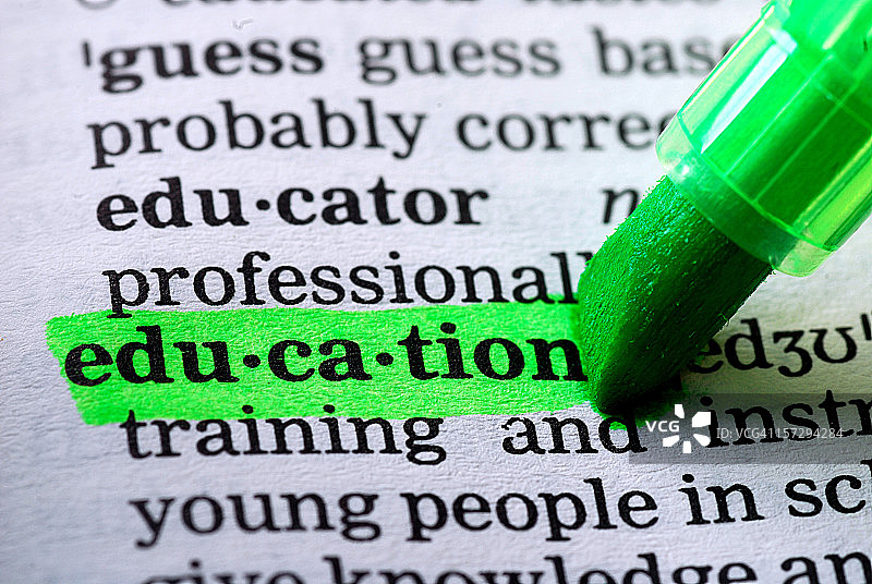 字典中突出显示的教育定义图片素材