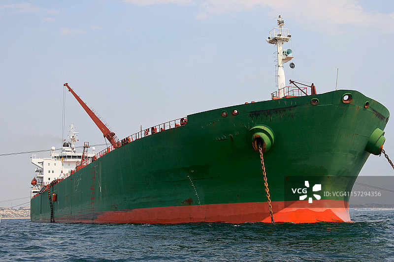 原油油轮船首视图图片素材