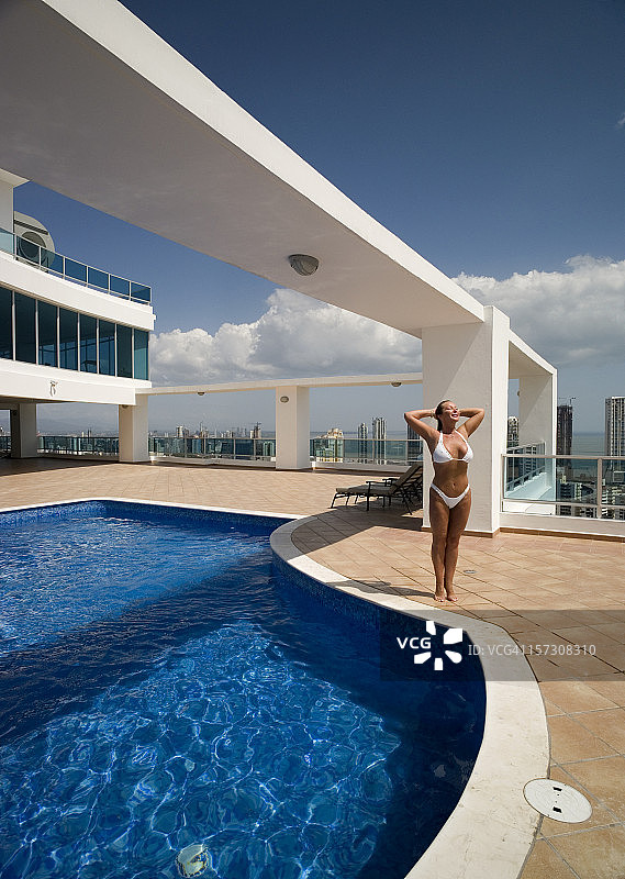 在巴拿马城享受日光浴图片素材