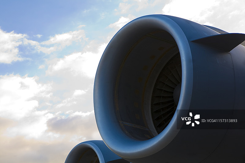 巨大的喷气发动机（特写）图片素材