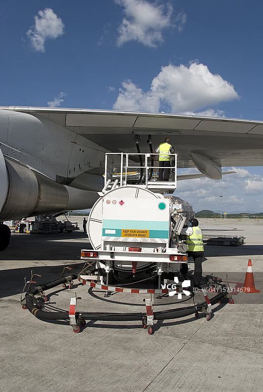 飞机加油图片素材
