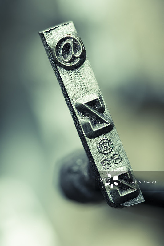 打字机上的@图片素材