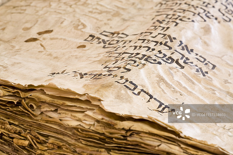 10世纪希伯来语五经古抄本图片素材