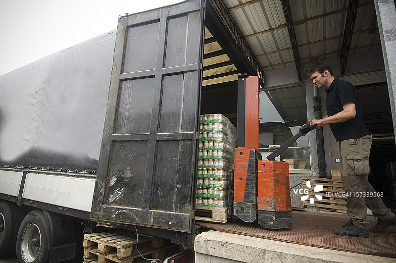 卡车装货图片素材
