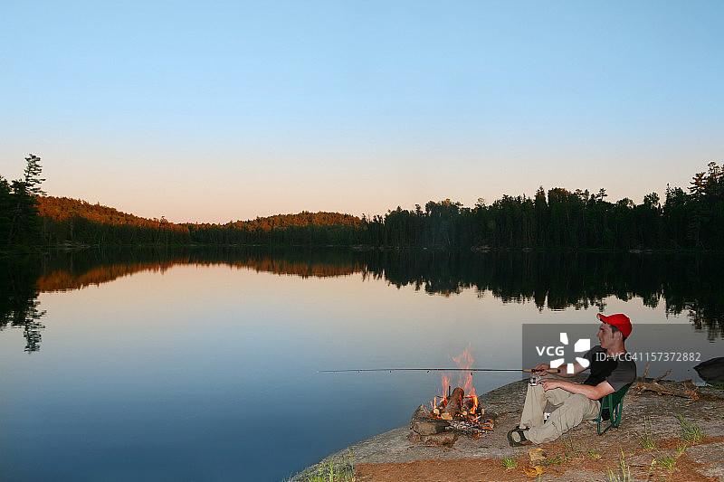 夜间垂钓图片素材