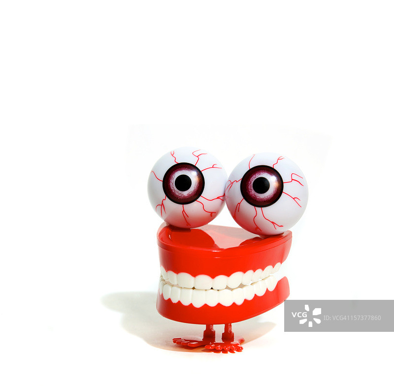 带眼球的颤抖牙齿图片素材