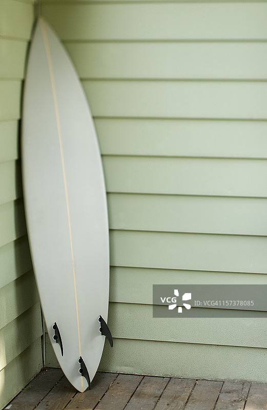 角落里的冲浪板图片素材