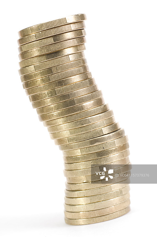 白色背景上的欧元硬币堆图片素材