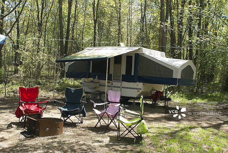 彩色露营椅图片素材