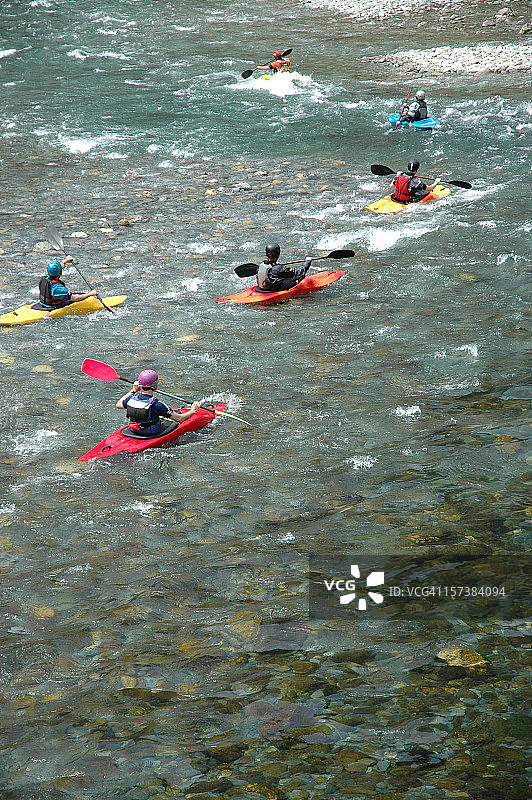 在比利牛斯山划皮划艇图片素材