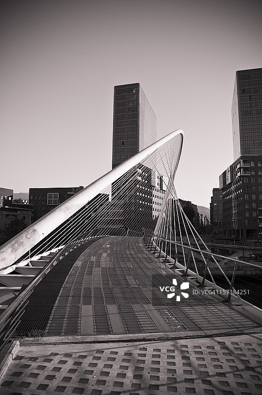 毕尔巴鄂的步行桥图片素材