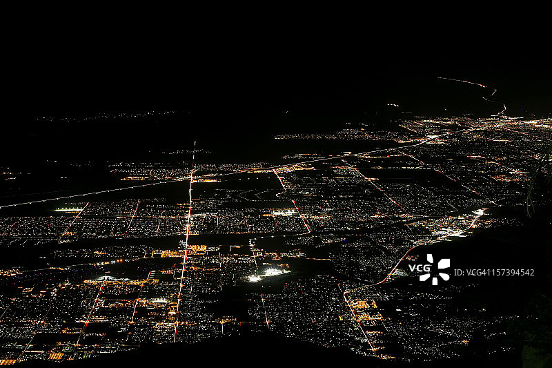8500英尺高空下的棕榈泉地区图片素材