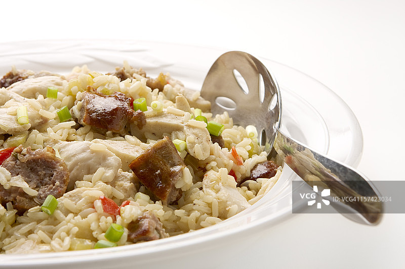 什锦饭配鸡肉、米饭和香肠图片素材