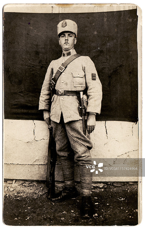 年轻士兵的旧照片图片素材