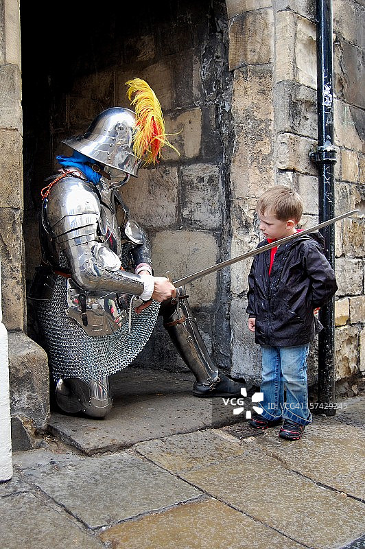 受勋的儿童图片素材