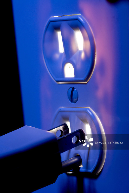 带发光内部和插头的电源插座图片素材