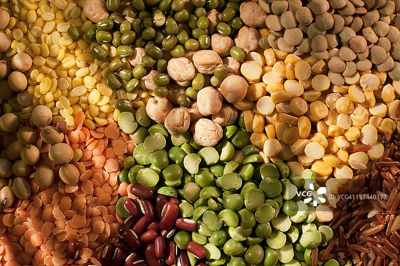 豆类、豌豆和谷物背景什锦图片素材