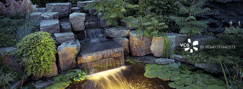 夜间花园图片素材