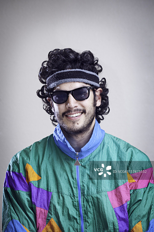 鲻鱼头男人，1980-1990年代时尚风格图片素材