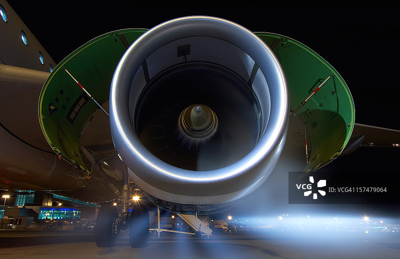 空客A320商用客机上的喷气发动机图片素材