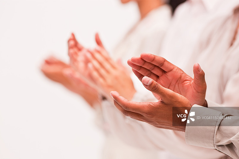 商务同事鼓掌图片素材