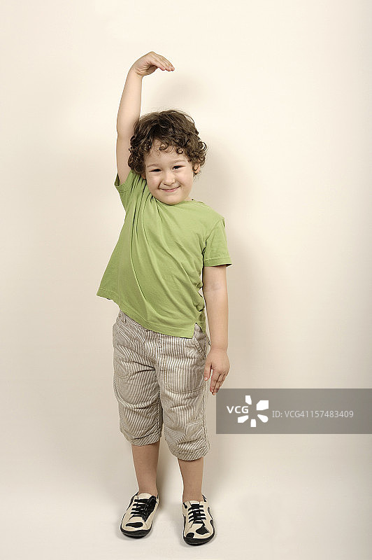 成长中的孩子图片素材