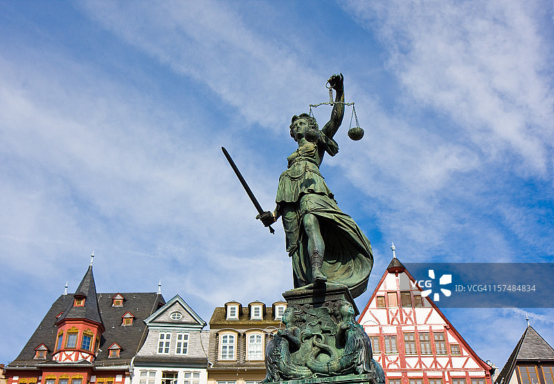 正义女神与法兰克福图片素材